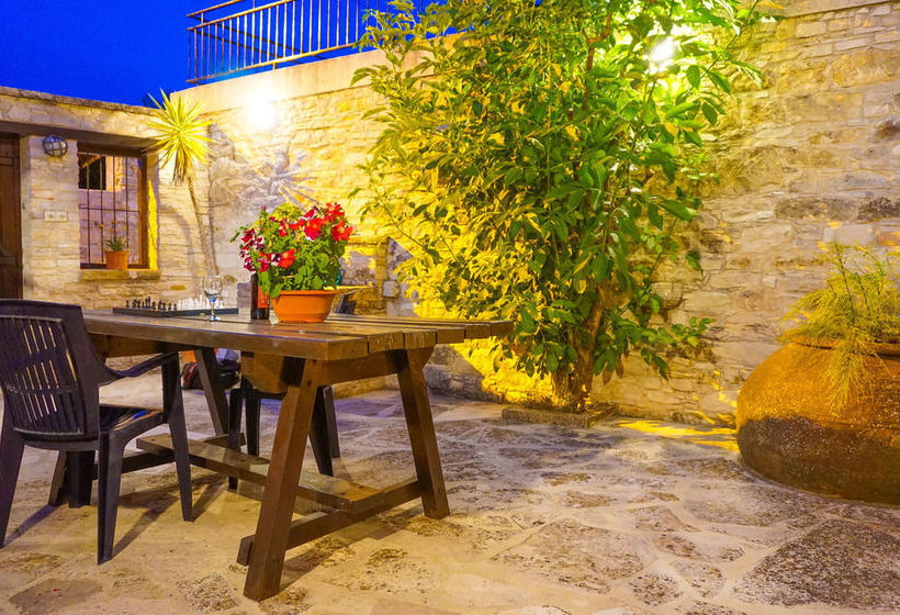 Omodos Village Houses - Pantelis & Olga & Marios & Iacovos