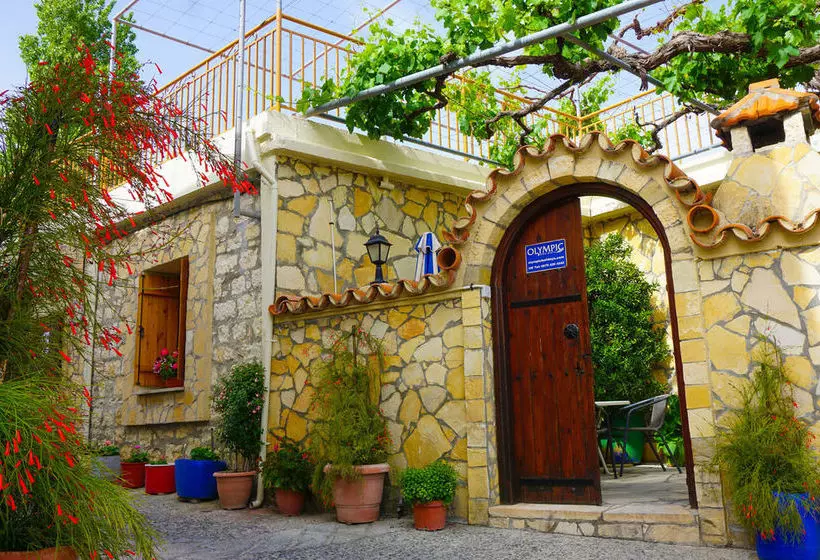 Omodos Village Houses - Pantelis  & Olga &  Marios &  Iacovos