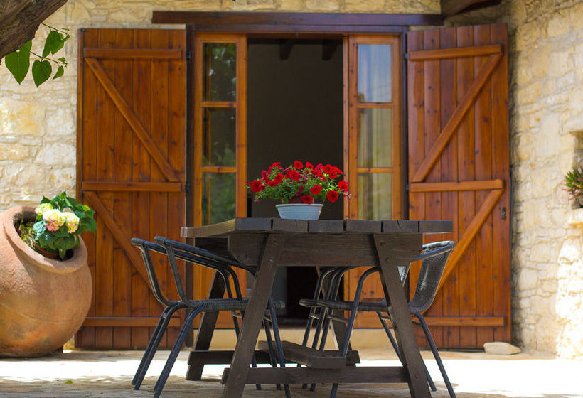 Omodos Village Houses - Pantelis & Olga & Marios & Iacovos