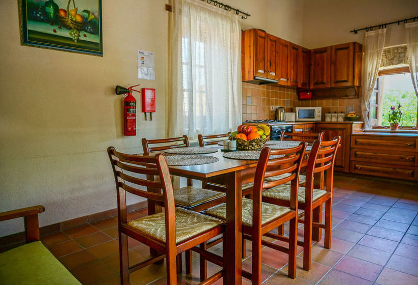 Omodos Village Houses - Pantelis & Olga & Marios & Iacovos