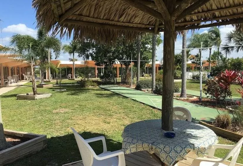 Warm Mineral Springs Motel