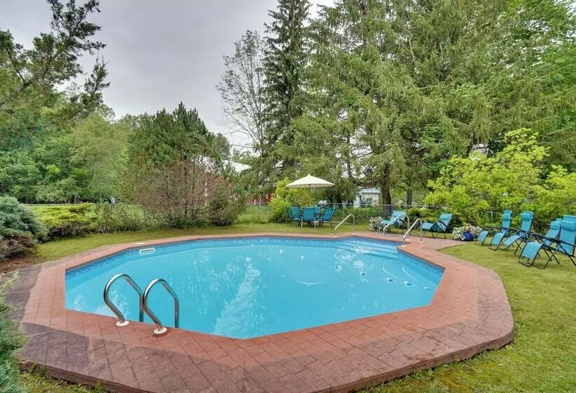 All Year Round Retreat Near Windham Mountain