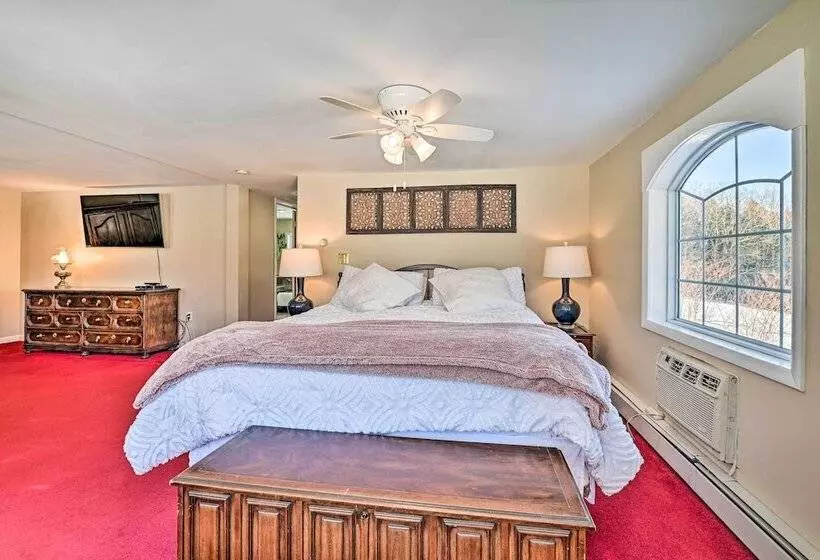 All Year Round Retreat Near Windham Mountain