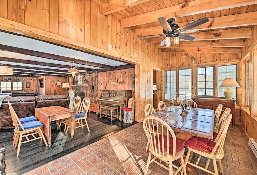 All Year Round Retreat Near Windham Mountain