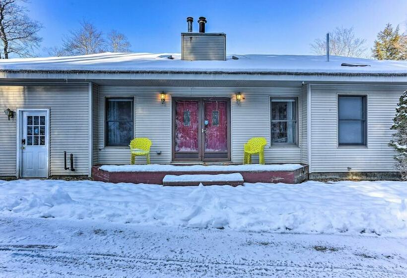 Bright Roscoe Escape W/ Deck, Mountain Views!