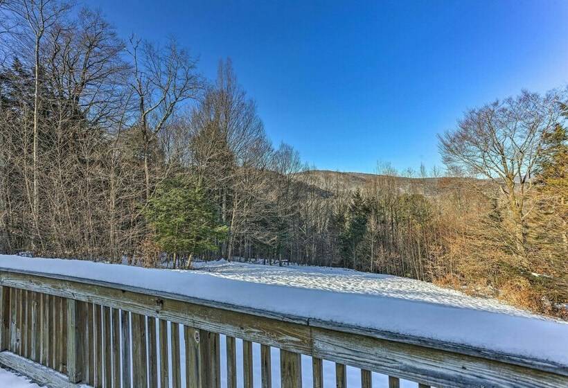 Bright Roscoe Escape W/ Deck, Mountain Views!