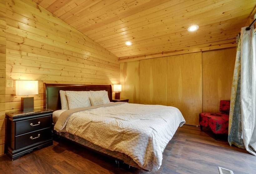 Brookings Home W/ Deck, 1/2 Mi To Harris Beach!