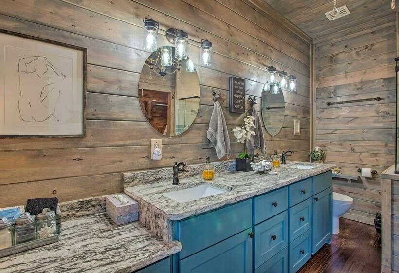Caddo Log Cabin Retreat W/ Updated Interior!