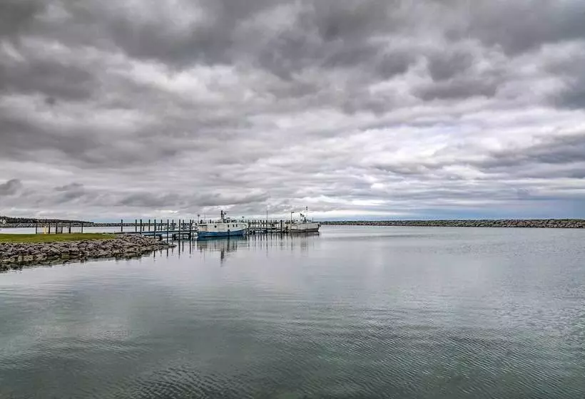 Camp Tony  W/ Trail Access: Walk To Lake Huron!