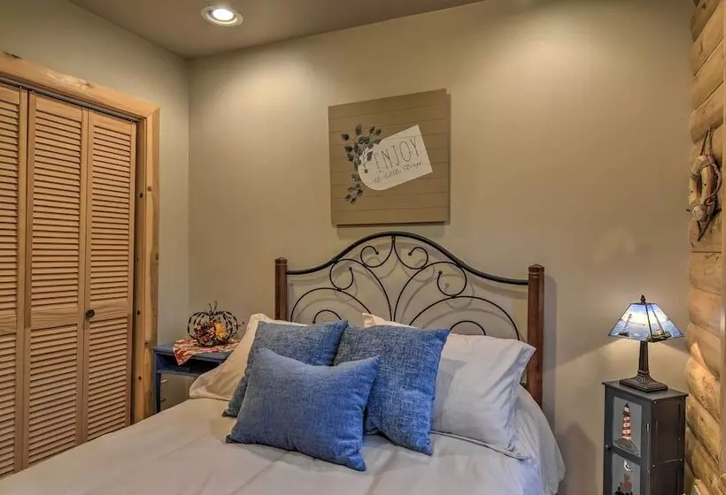 Camp Tony  W/ Trail Access: Walk To Lake Huron!