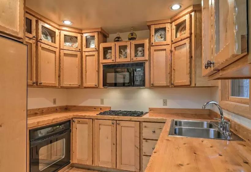 Camp Tony  W/ Trail Access: Walk To Lake Huron!