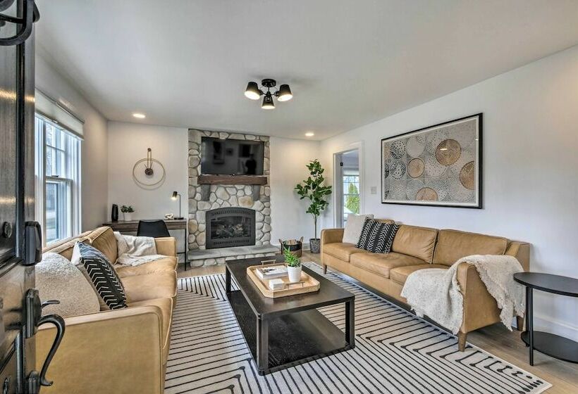 Chagrin Falls Home < Half Mi To Waterfall!