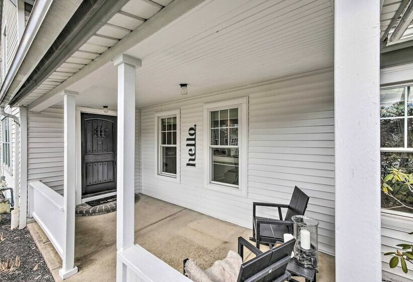 Chagrin Falls Home < Half Mi To Waterfall!