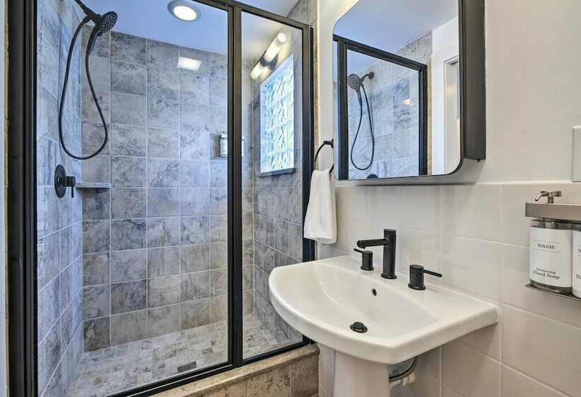 Chagrin Falls Home < Half Mi To Waterfall!