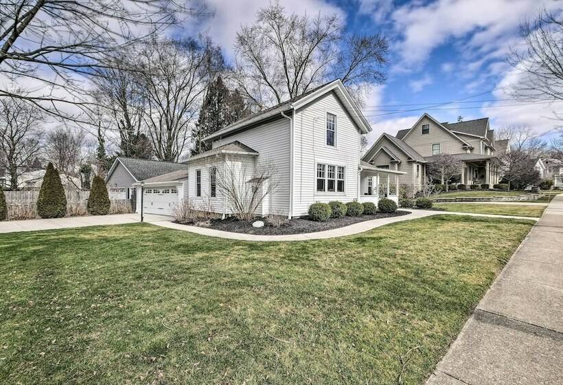 Chagrin Falls Home < Half Mi To Waterfall!