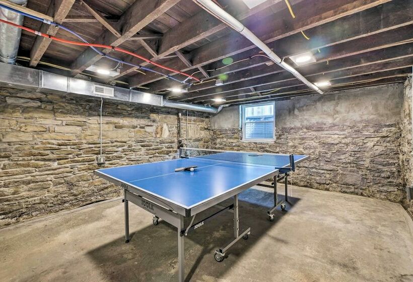 Chagrin Falls Home < Half Mi To Waterfall!