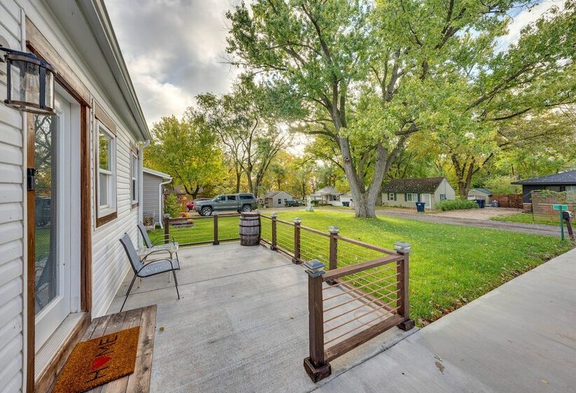 Charming Retreat   Walk To Lake Koshkonong!