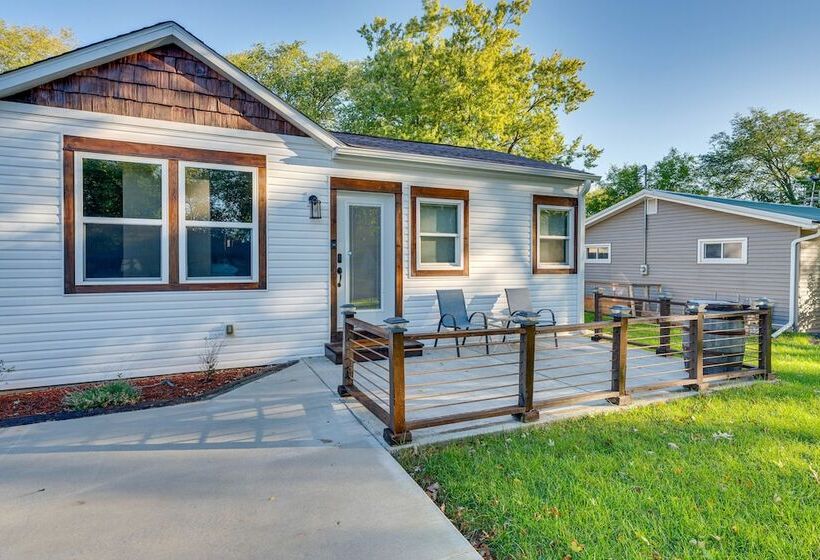 Charming Retreat   Walk To Lake Koshkonong!