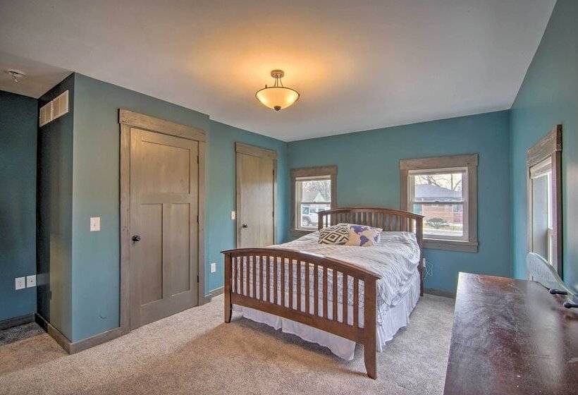 Charming Retreat   Walk To Lake Koshkonong!