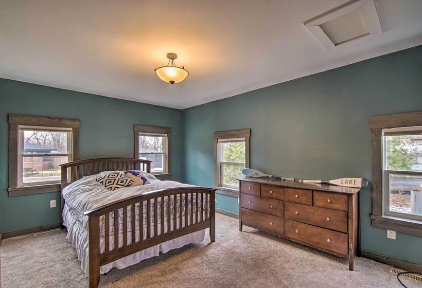 Charming Retreat   Walk To Lake Koshkonong!