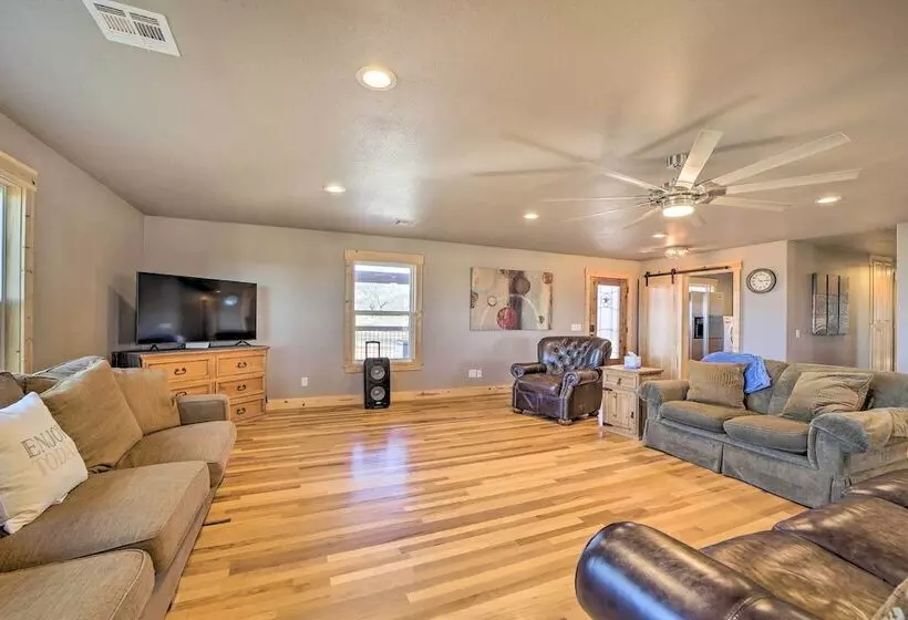 Claremore Country Home W/ Large Yard & Grill!