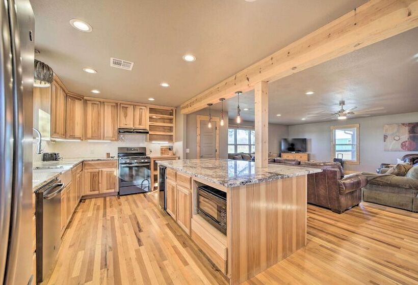 Claremore Country Home W/ Large Yard & Grill!