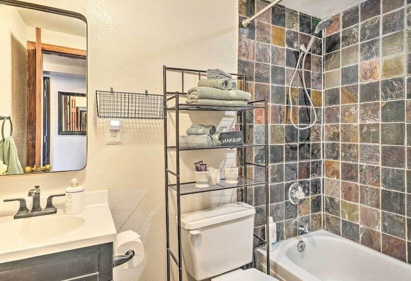 Classic Colorado Log Home W/ Mountain Views!