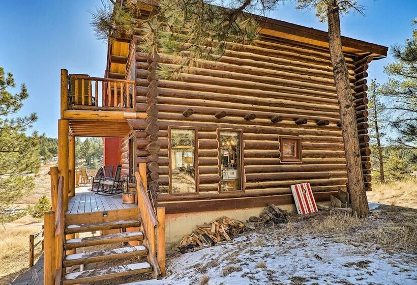 Classic Colorado Log Home W/ Mountain Views!