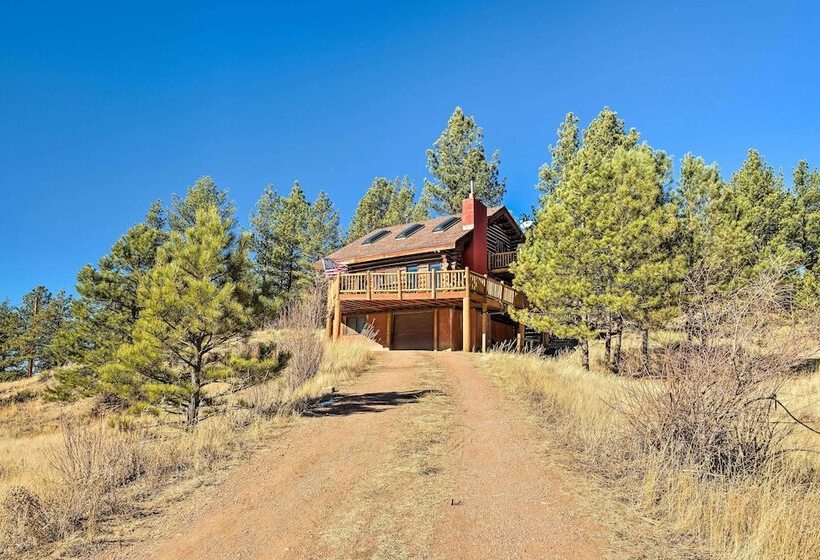 Classic Colorado Log Home W/ Mountain Views!
