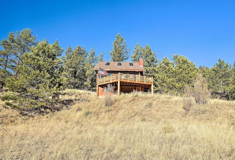 Classic Colorado Log Home W/ Mountain Views!