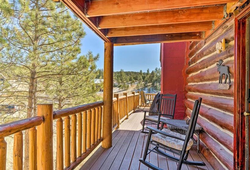 Classic Colorado Log Home W/ Mountain Views!