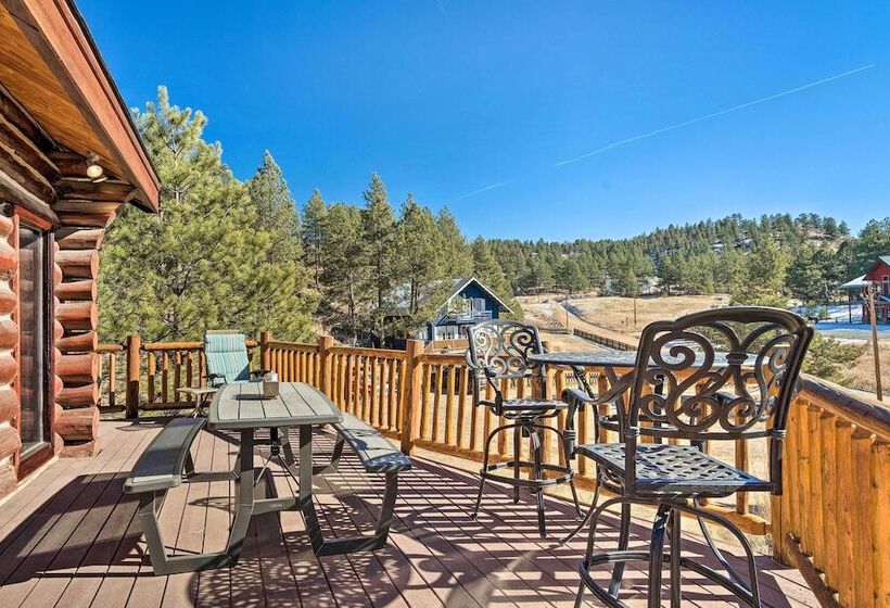 Classic Colorado Log Home W/ Mountain Views!