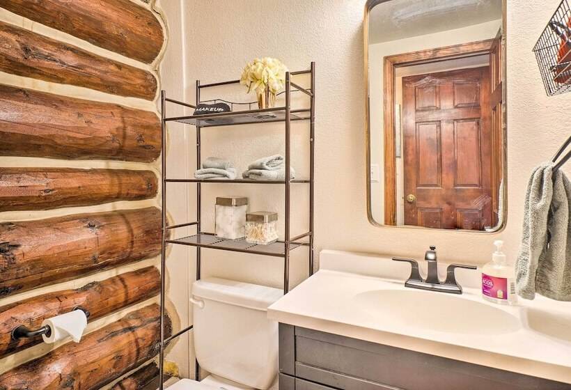 Classic Colorado Log Home W/ Mountain Views!