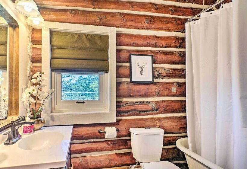 Classic Colorado Log Home W/ Mountain Views!