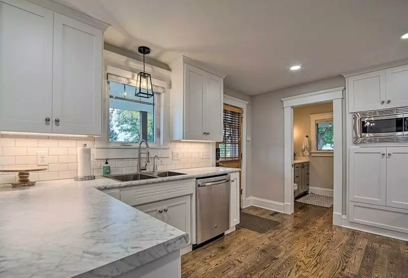 Countryside Cottage W/ Large Yard Near Topeka