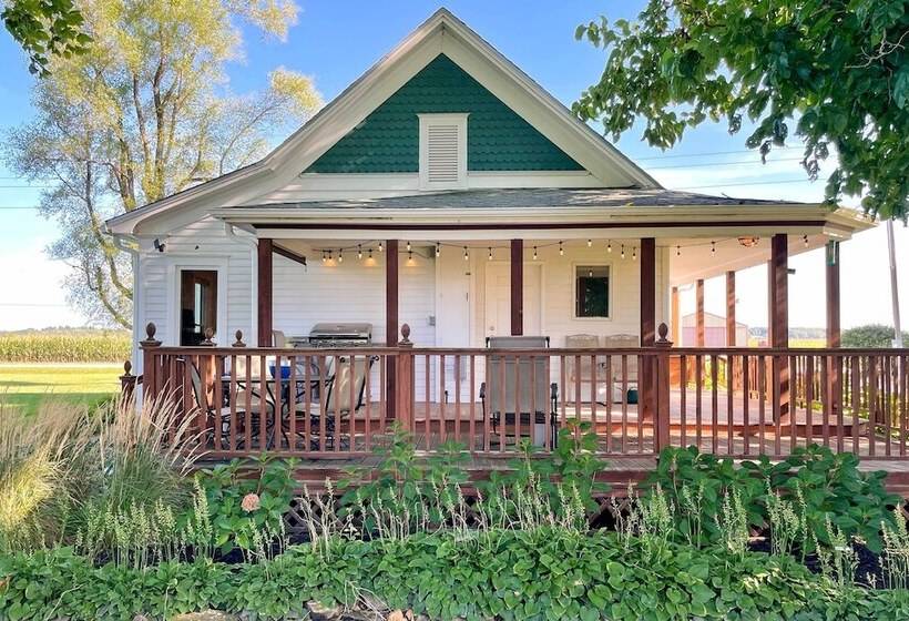 Countryside Cottage W/ Large Yard Near Topeka