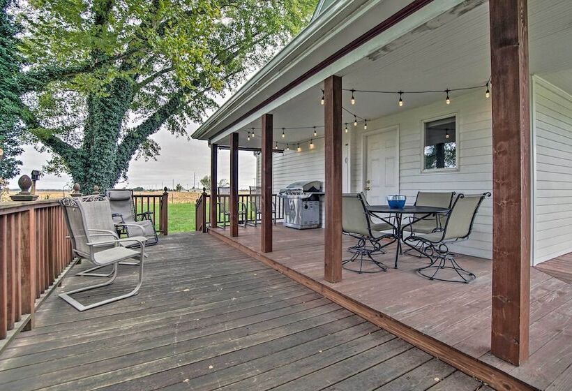 Countryside Cottage W/ Large Yard Near Topeka