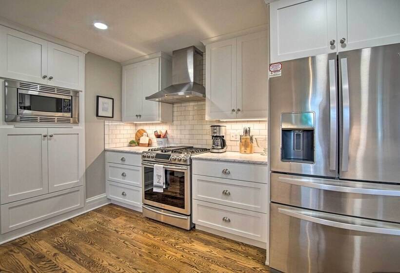 Countryside Cottage W/ Large Yard Near Topeka