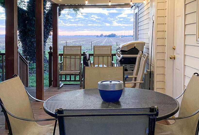 Countryside Cottage W/ Large Yard Near Topeka