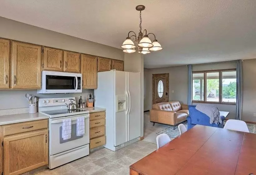 Cozy Sturgis Home W/ Yard, 2 Mi To Main St!