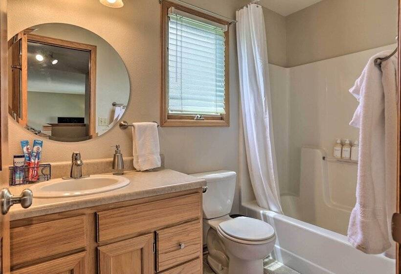 Cozy Sturgis Home W/ Yard, 2 Mi To Main St!