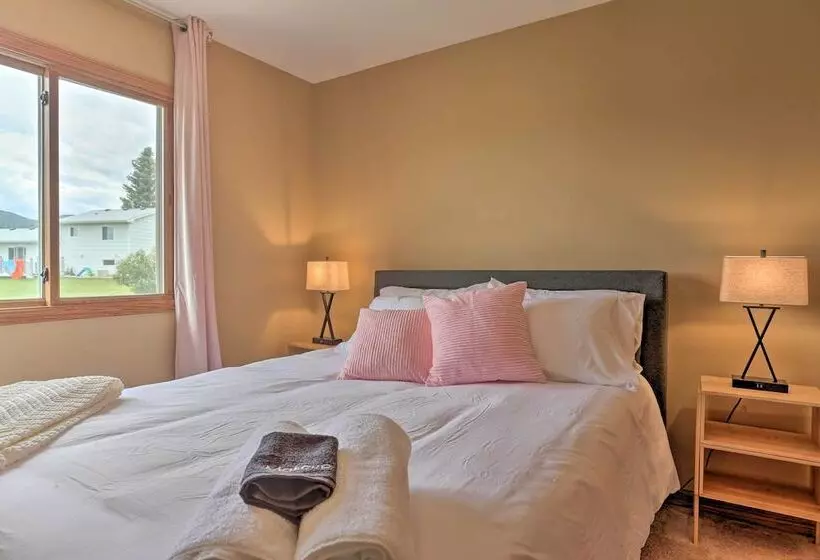 Cozy Sturgis Home W/ Yard, 2 Mi To Main St!