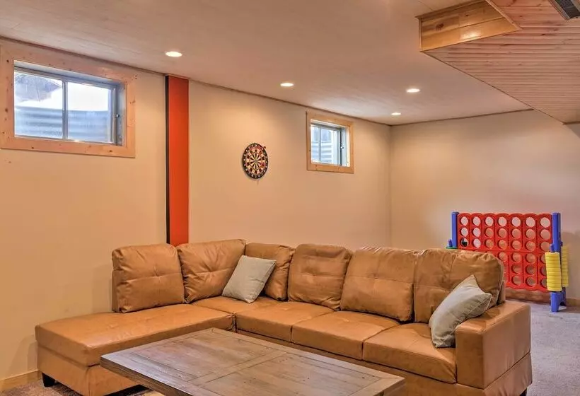 Cozy Sturgis Home W/ Yard, 2 Mi To Main St!