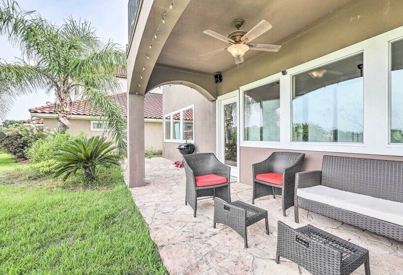 8 Mi To Kemah Boardwalk: Texas Gulf Home W/ Patio