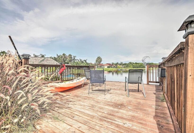 8 Mi To Kemah Boardwalk: Texas Gulf Home W/ Patio