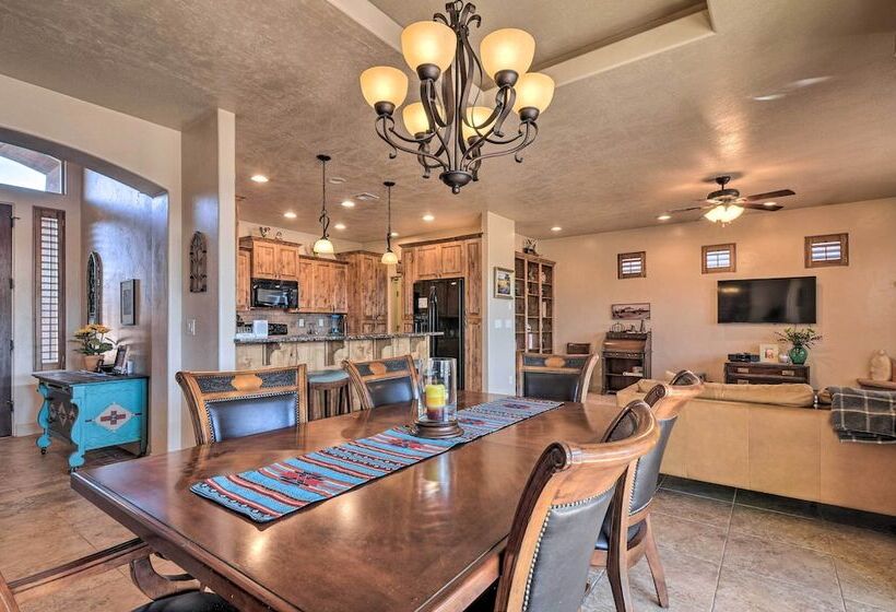 Elegant Kanab Home: Mtn Views & Hiking Trail!