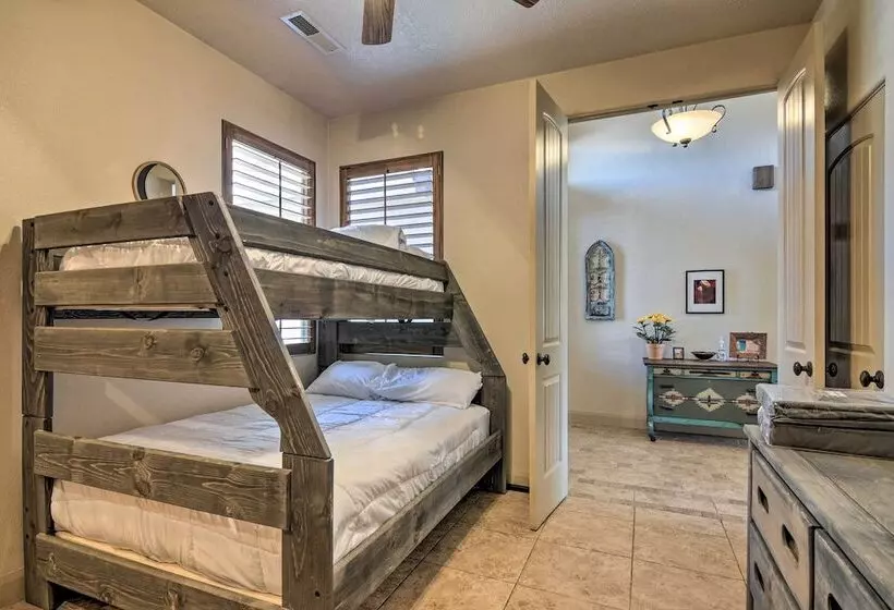Elegant Kanab Home: Mtn Views & Hiking Trail!