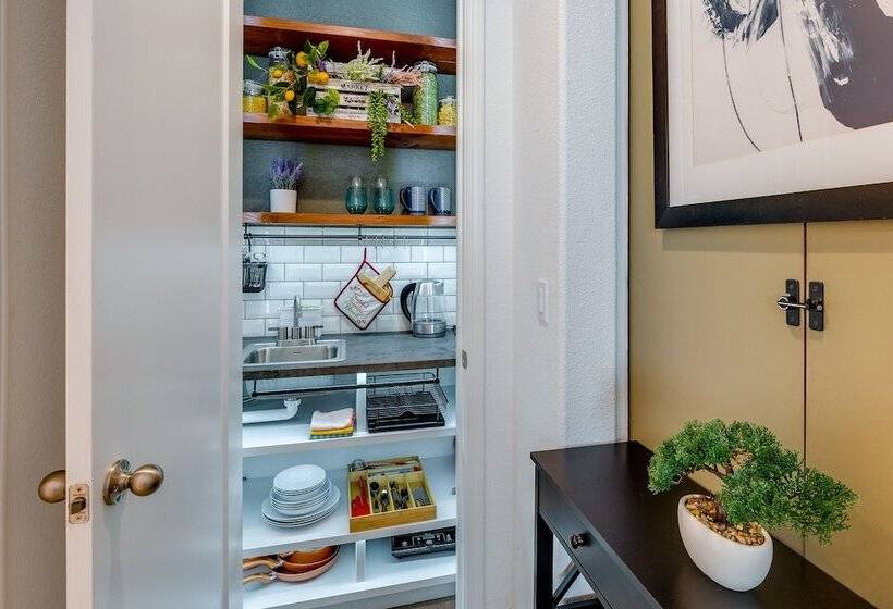 Elk Grove Studio W/ Private Patio: Walk To Casino!