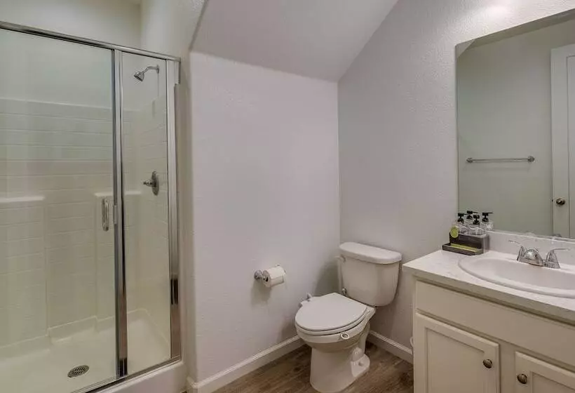 Elk Grove Studio W/ Private Patio: Walk To Casino!