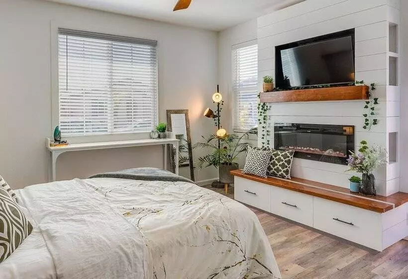 Elk Grove Studio W/ Private Patio: Walk To Casino!